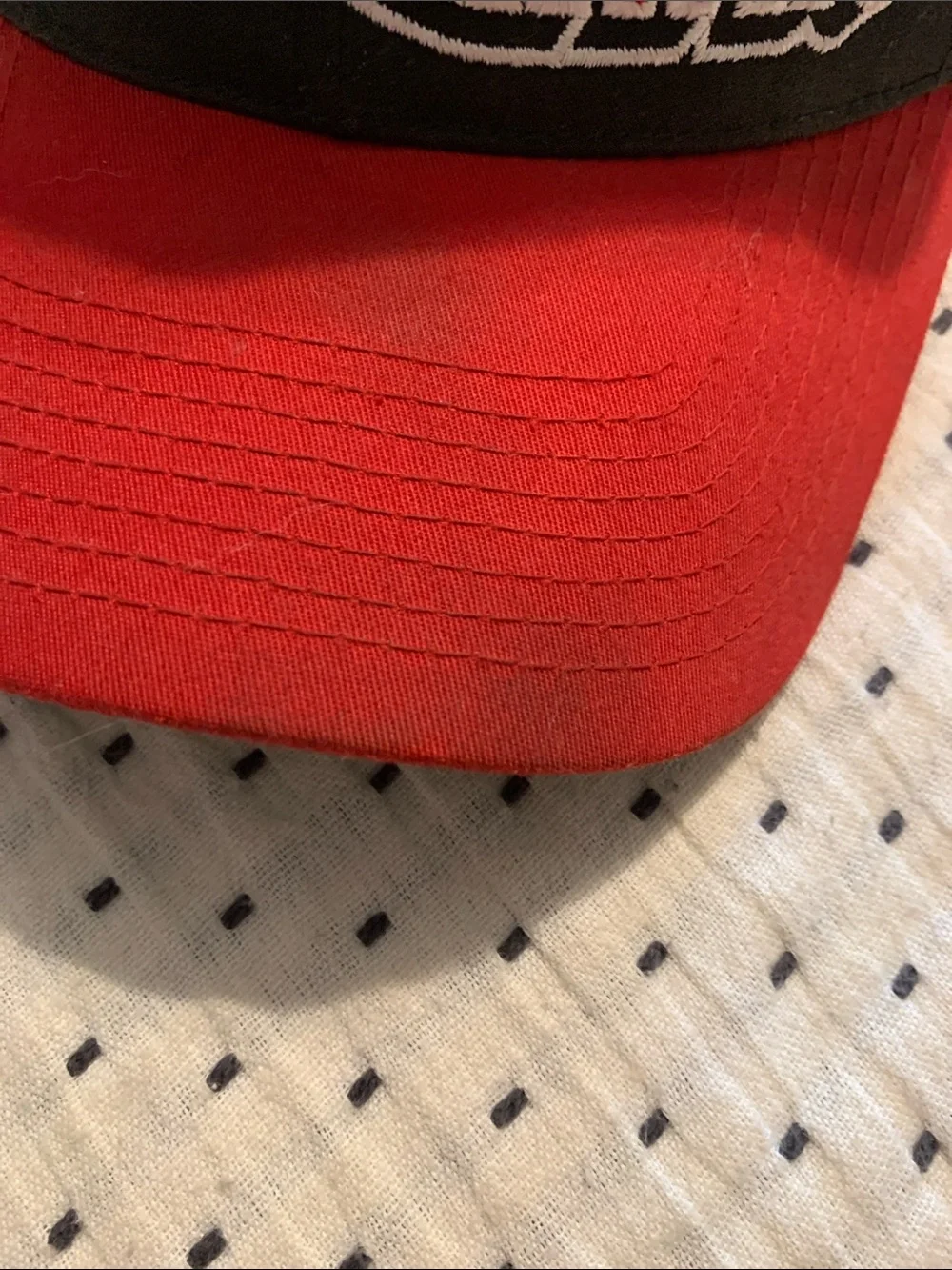 Chicago Blackhawks Vintage Red and Black Baseball Cap
